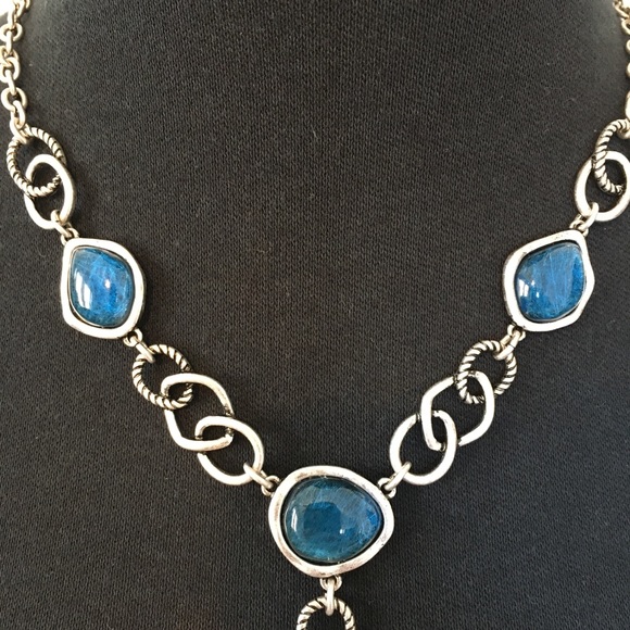 VTG Avon NRQ Necklace and Earrings Set - Picture 6 of 13